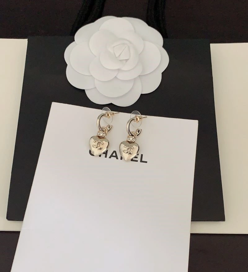 EyeCatching Chanel Earrings 222740
