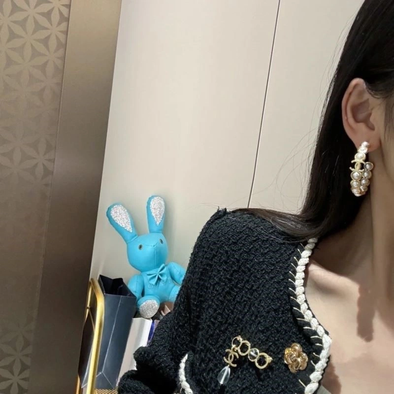 Chanel Earrings WellDesigned 222702