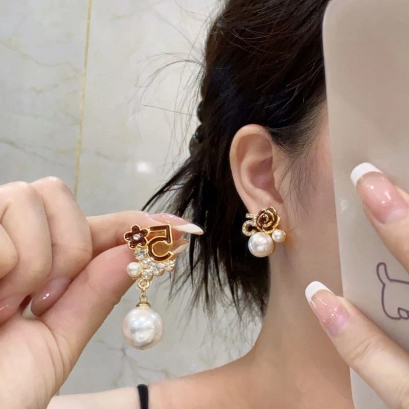 Snug Chanel Earrings 222653
