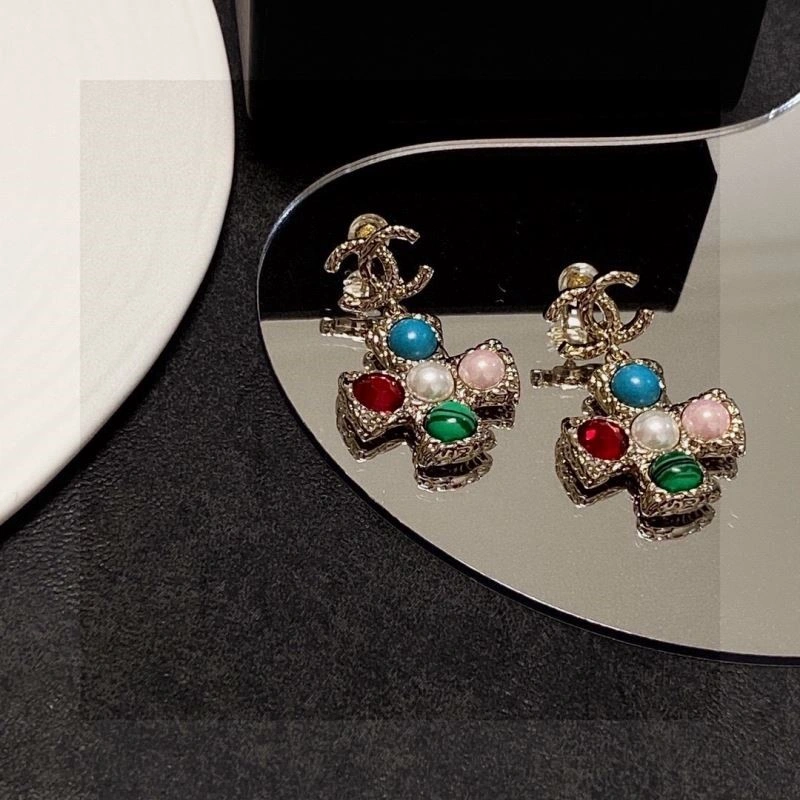 Comfortable Chanel Earrings 222664