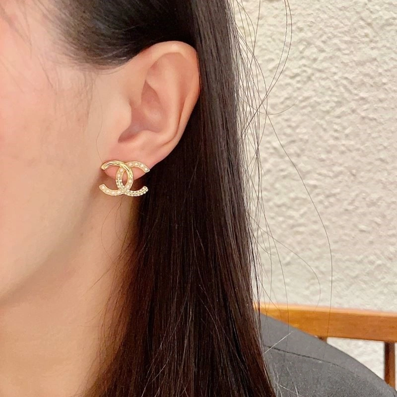 Stylish Chanel Earrings 222665