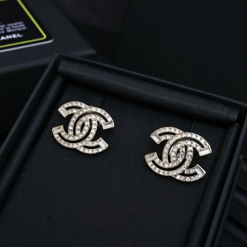 Chanel Earrings Comfortable 222672