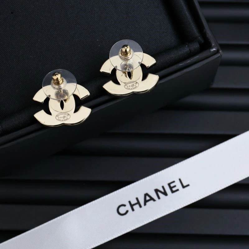 Effortless Chanel Earrings 222704