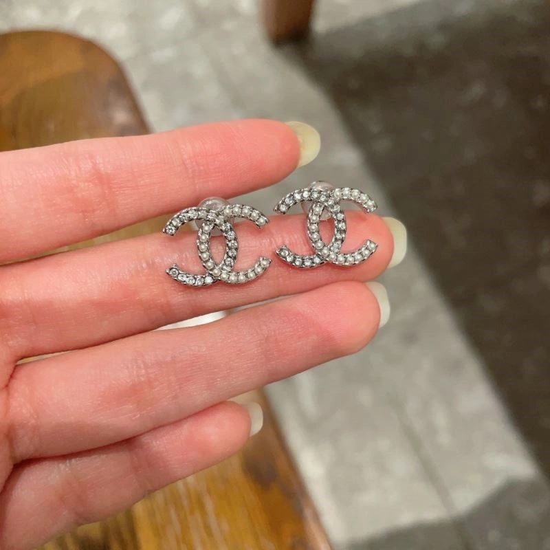 Compact Chanel Earrings 222670