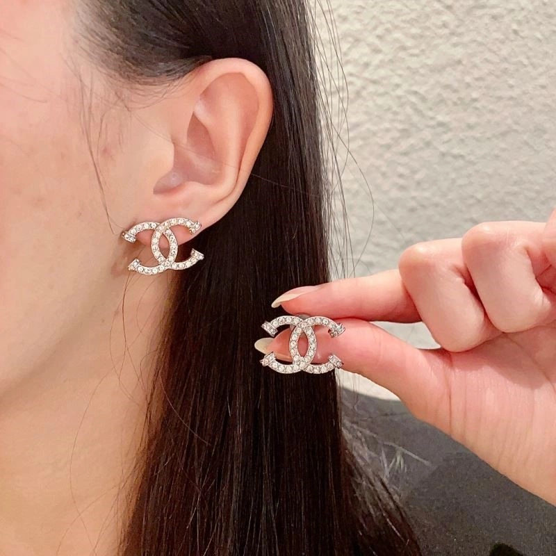 Refined Chanel Earrings 222626
