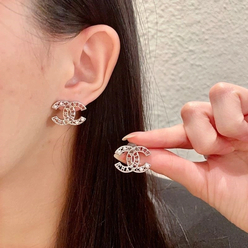 Chanel Earrings Comfortable 222615