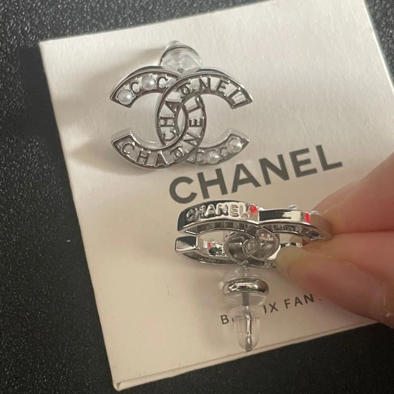 Chanel Earrings Comfortable 222615