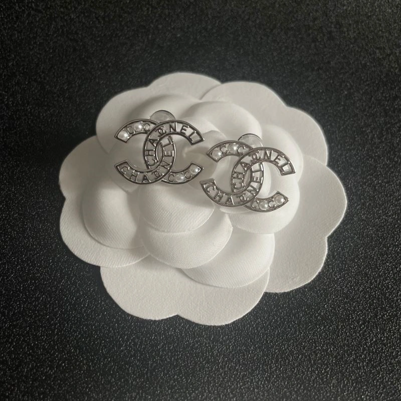 Chanel Earrings Comfortable 222615