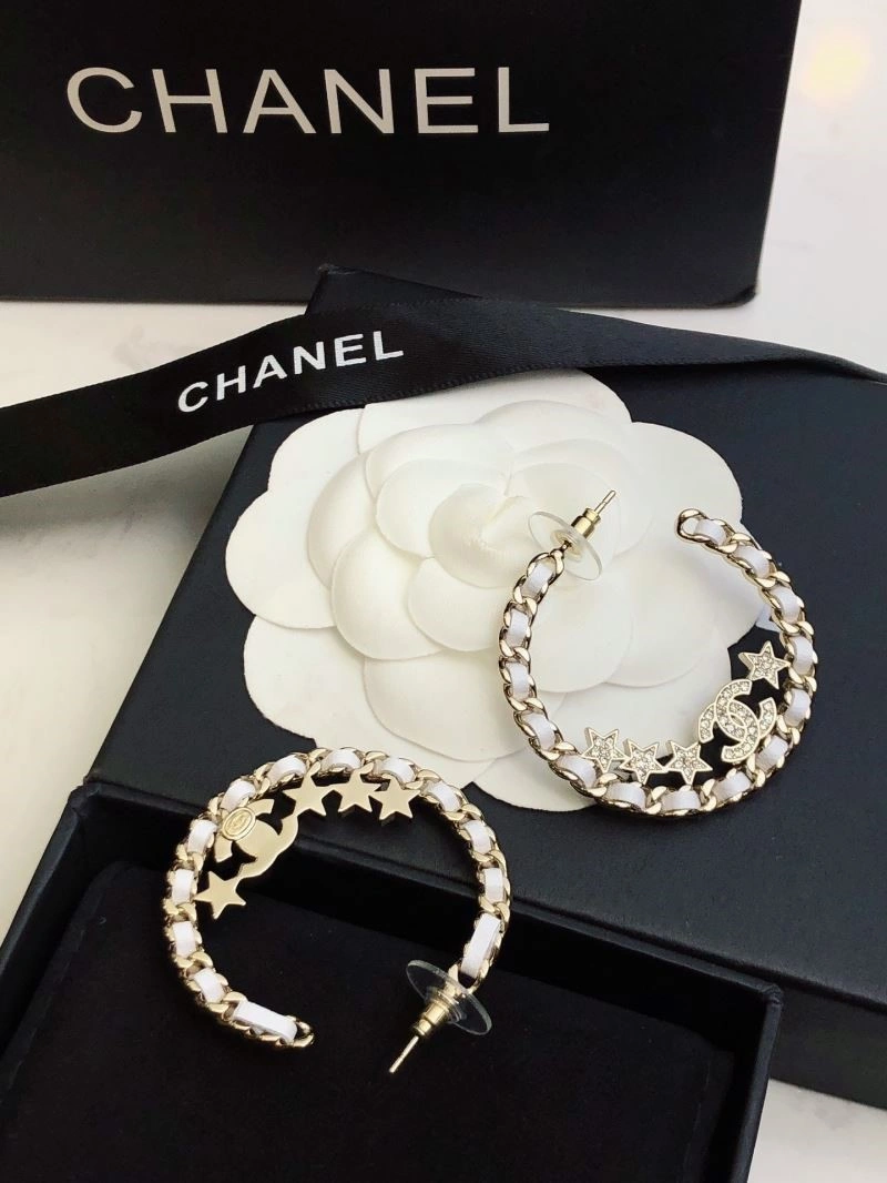 Sophisticated Chanel Earrings 222616