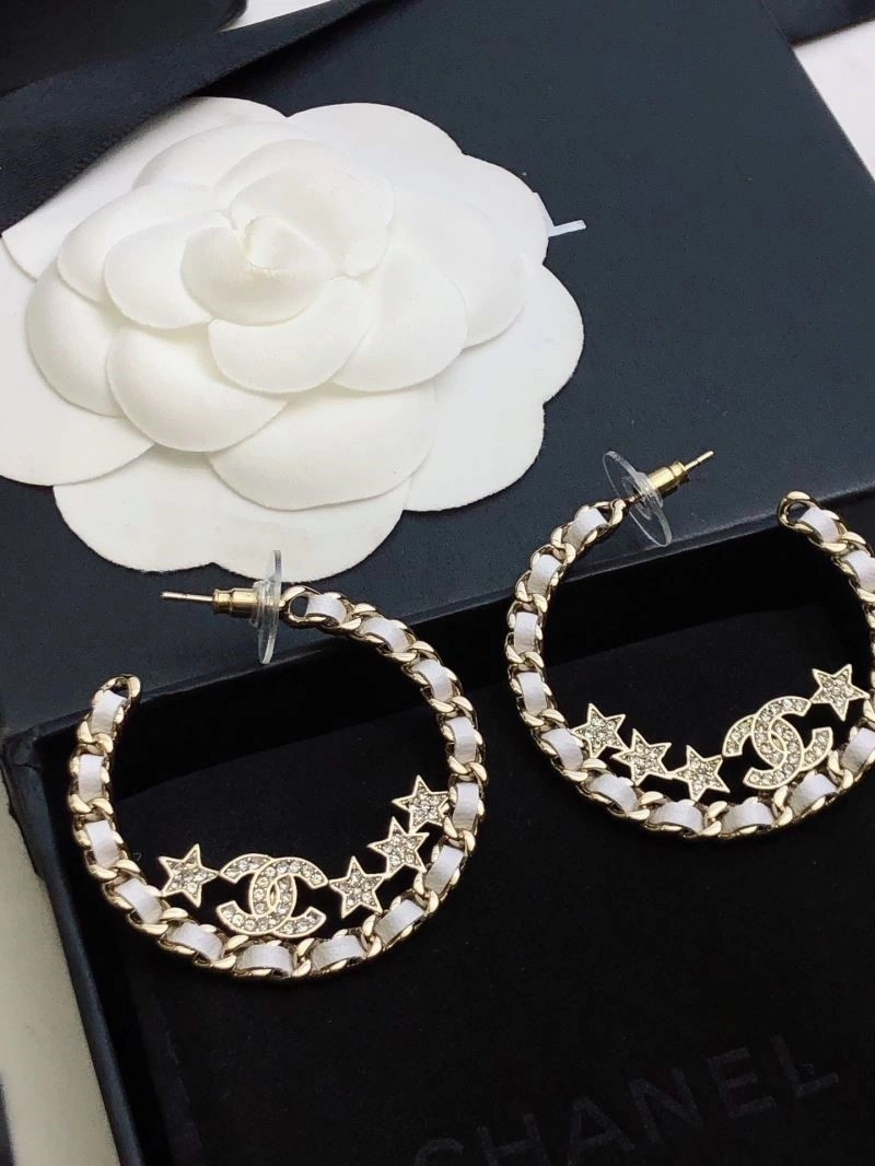 Sophisticated Chanel Earrings 222616