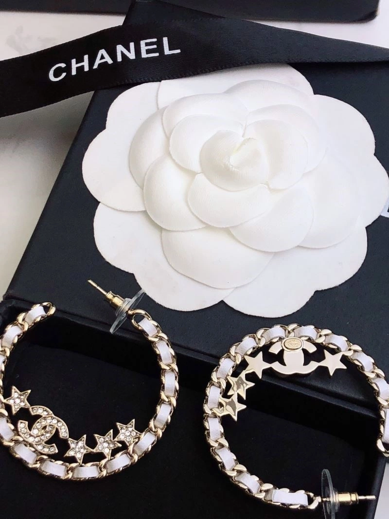 Sophisticated Chanel Earrings 222616