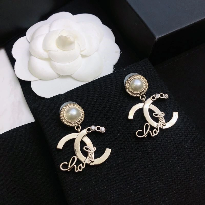 Comfortable Chanel Earrings 222597