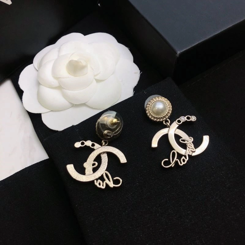 Comfortable Chanel Earrings 222597