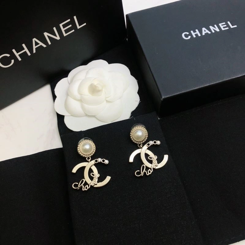 Comfortable Chanel Earrings 222597