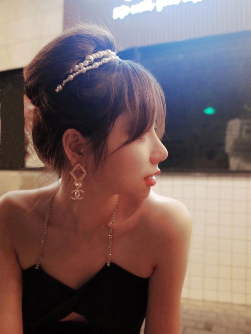 Bold Chanel Earrings 222604
