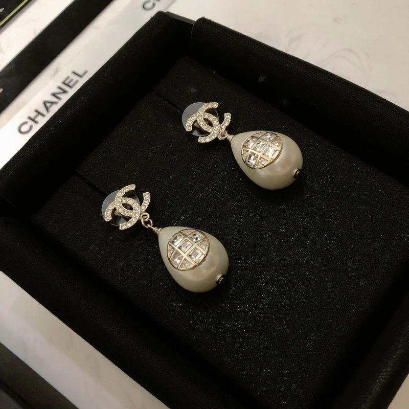 HighPerformance Chanel Earrings 222602
