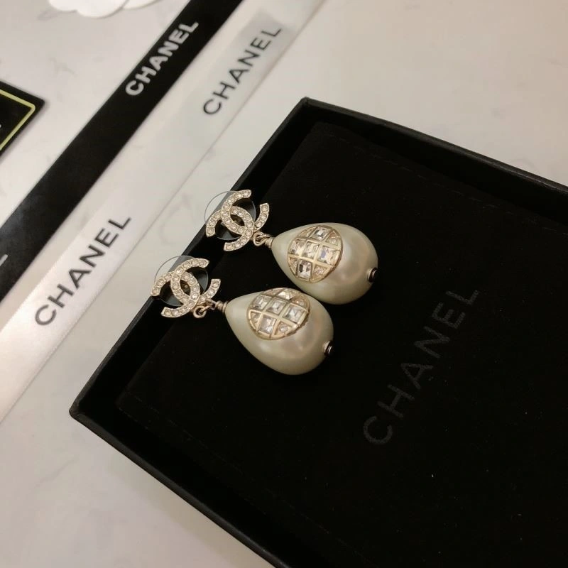 HighPerformance Chanel Earrings 222602