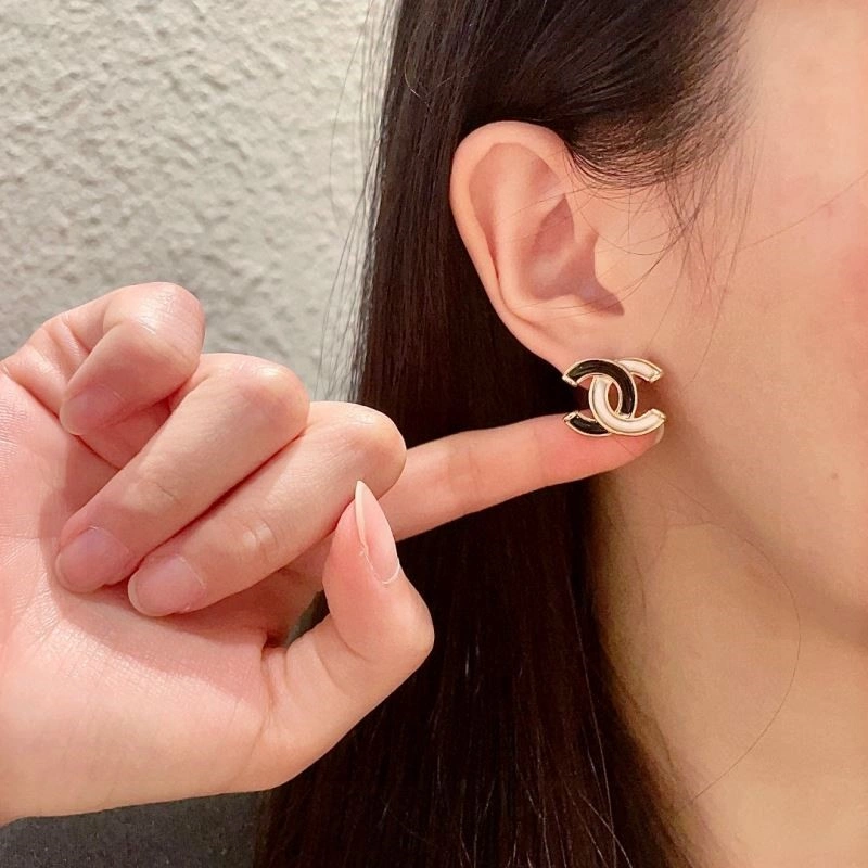 Chanel Earrings Refined 222588