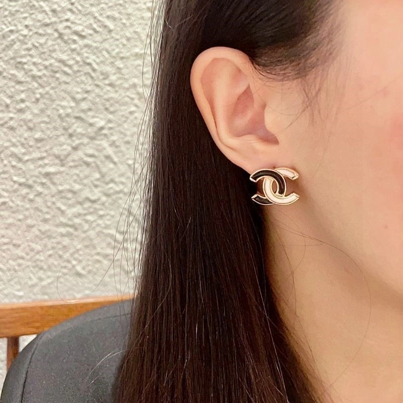 Chanel Earrings Refined 222588
