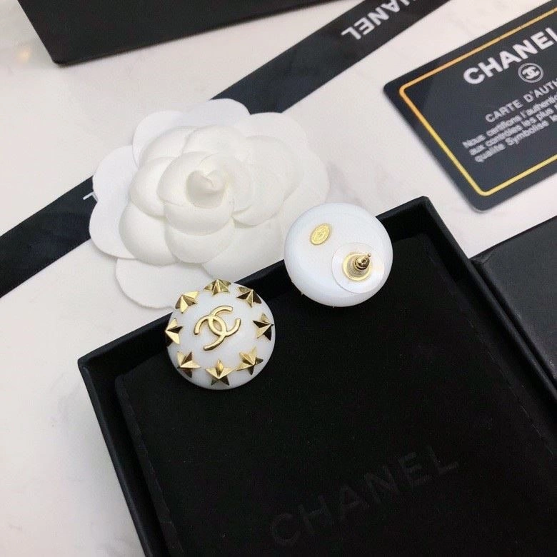 Chanel Earrings Versatile 222582