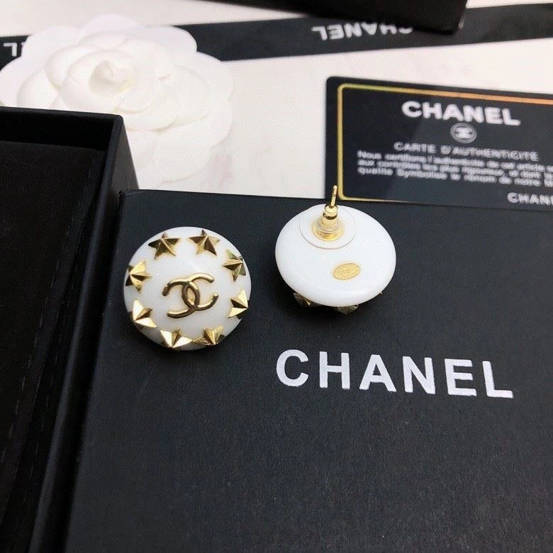 Chanel Earrings Versatile 222582