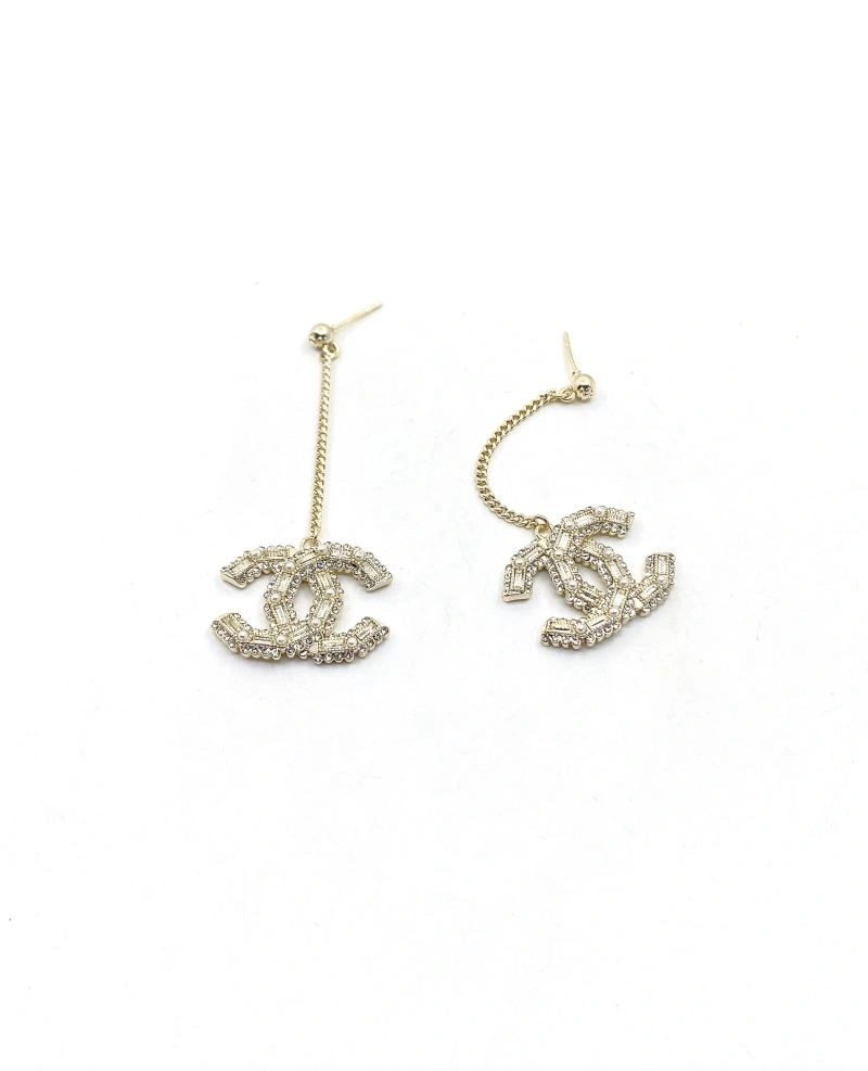Lightweight Chanel Earrings 222550