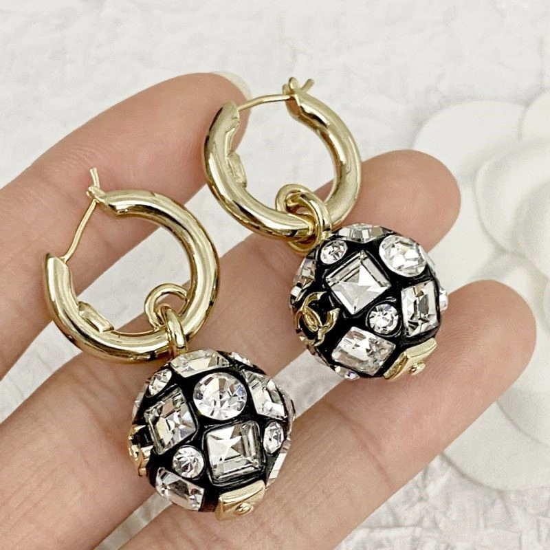 Trendsetting Chanel Earrings 222525