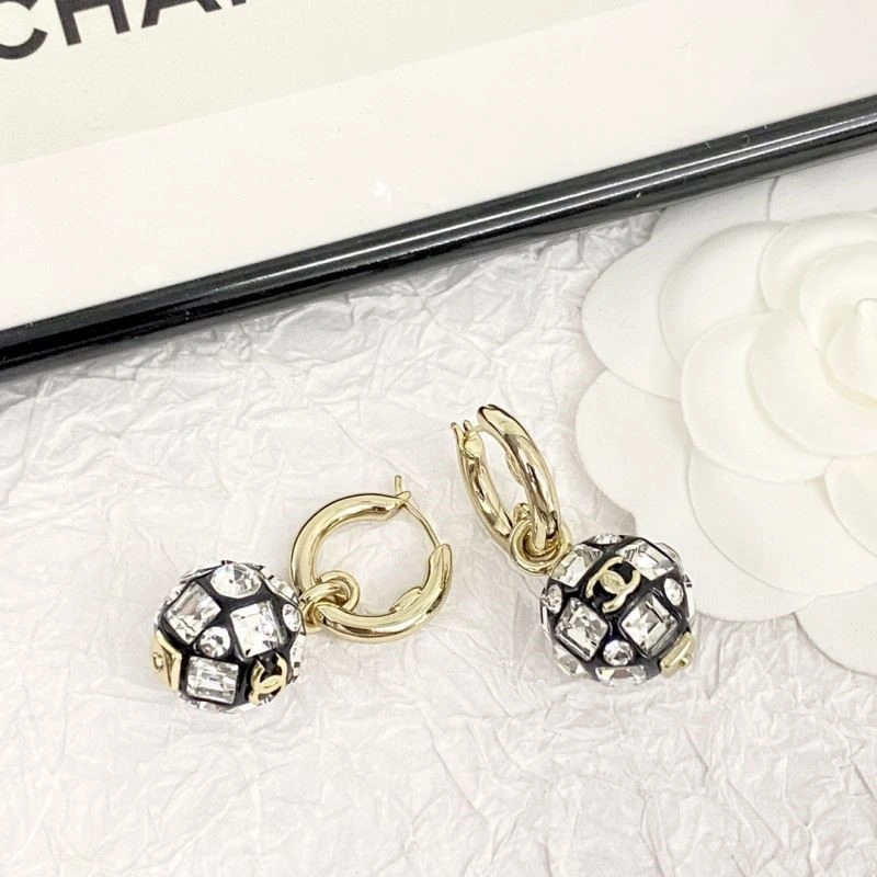 Trendsetting Chanel Earrings 222525
