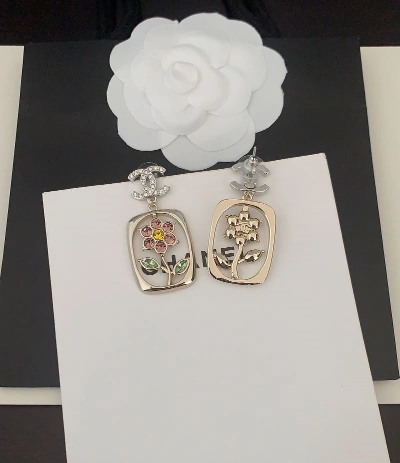 Chanel Earrings Cozy 222528