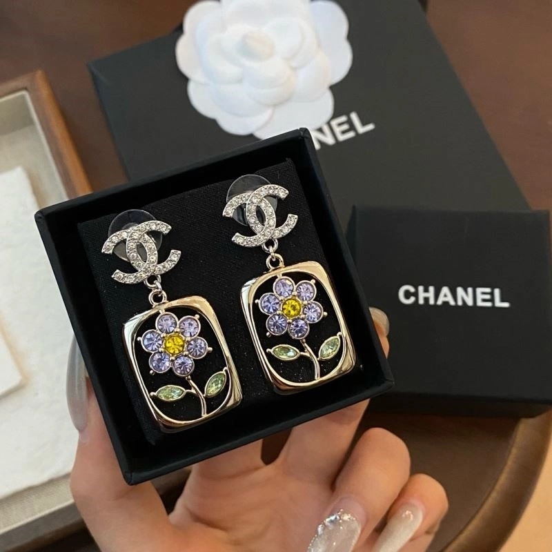 Chanel Earrings Cozy 222528