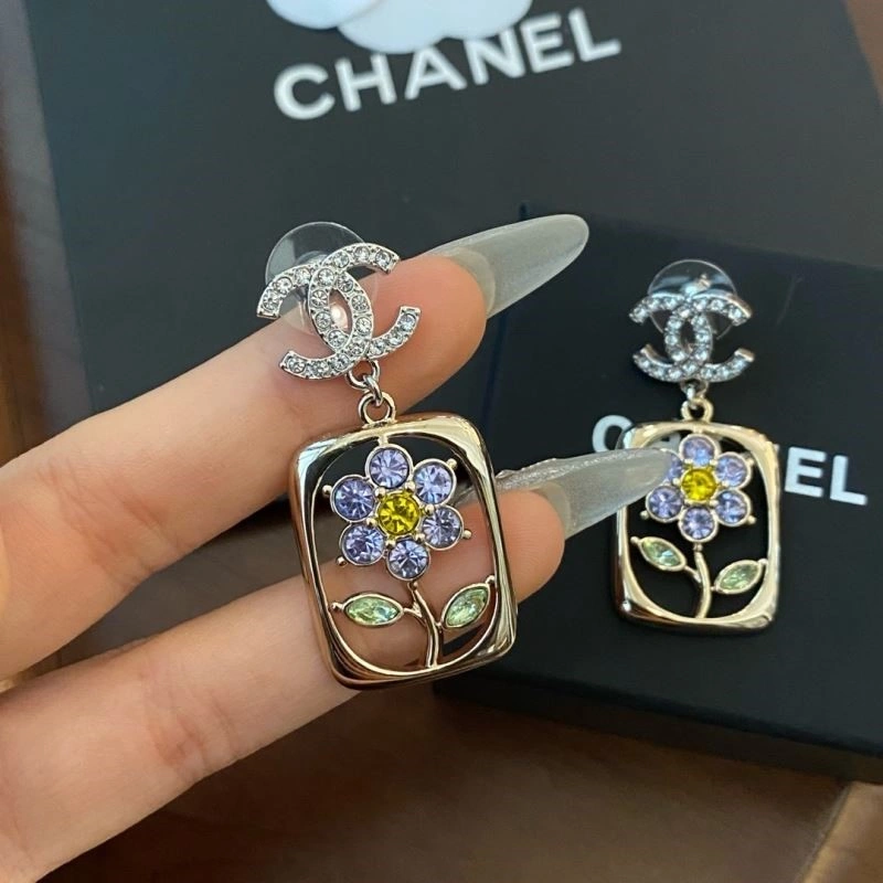 Chanel Earrings Cozy 222528