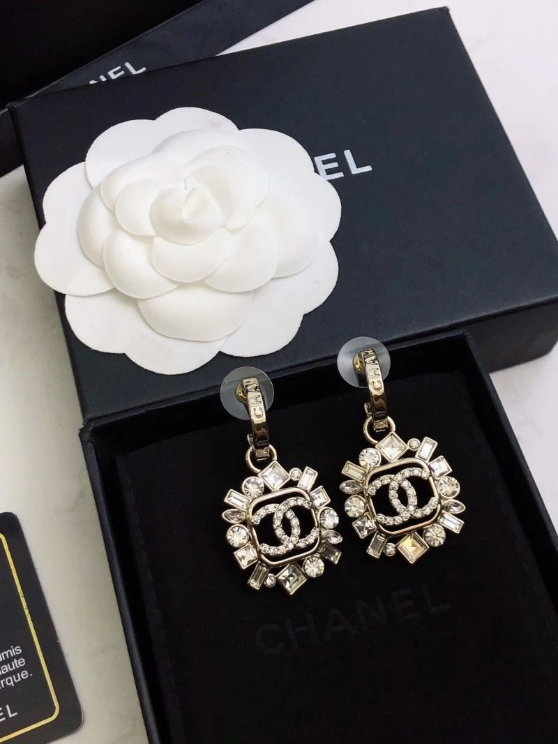 Comfortable Chanel Earrings 222541