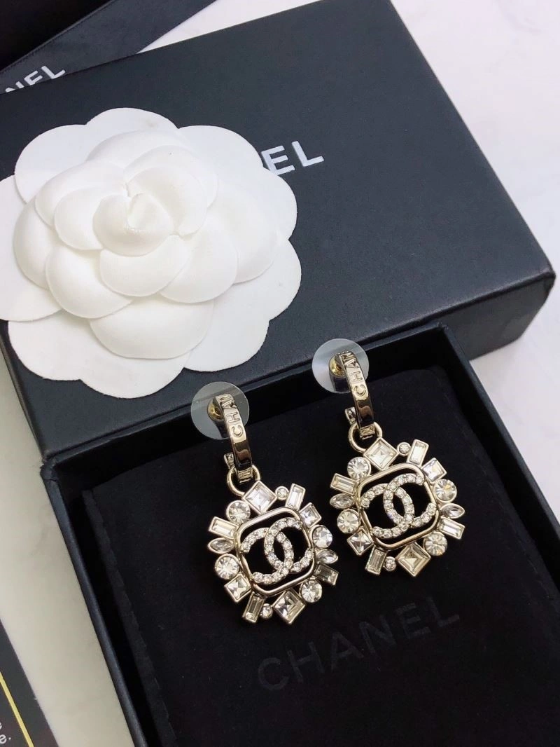 Comfortable Chanel Earrings 222541