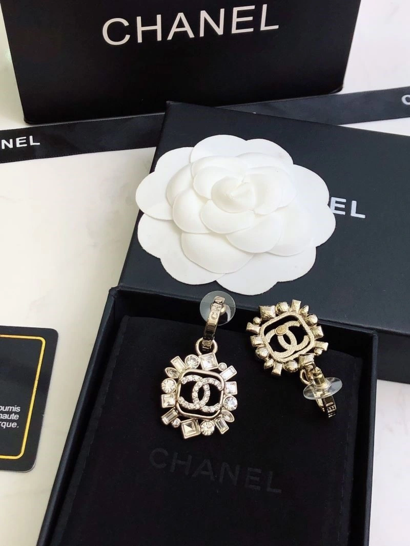 Comfortable Chanel Earrings 222541