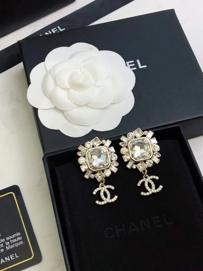 Lightweight Chanel Earrings 222542