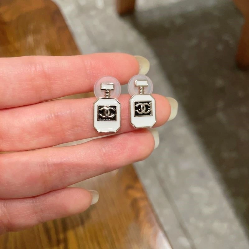 Chanel Earrings MoistureWicking 222512