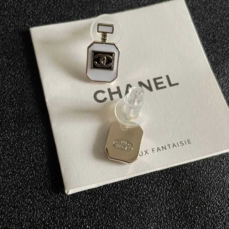 Chanel Earrings MoistureWicking 222512