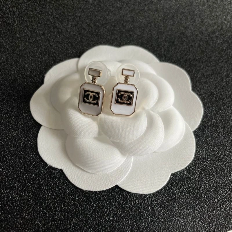 Chanel Earrings MoistureWicking 222512