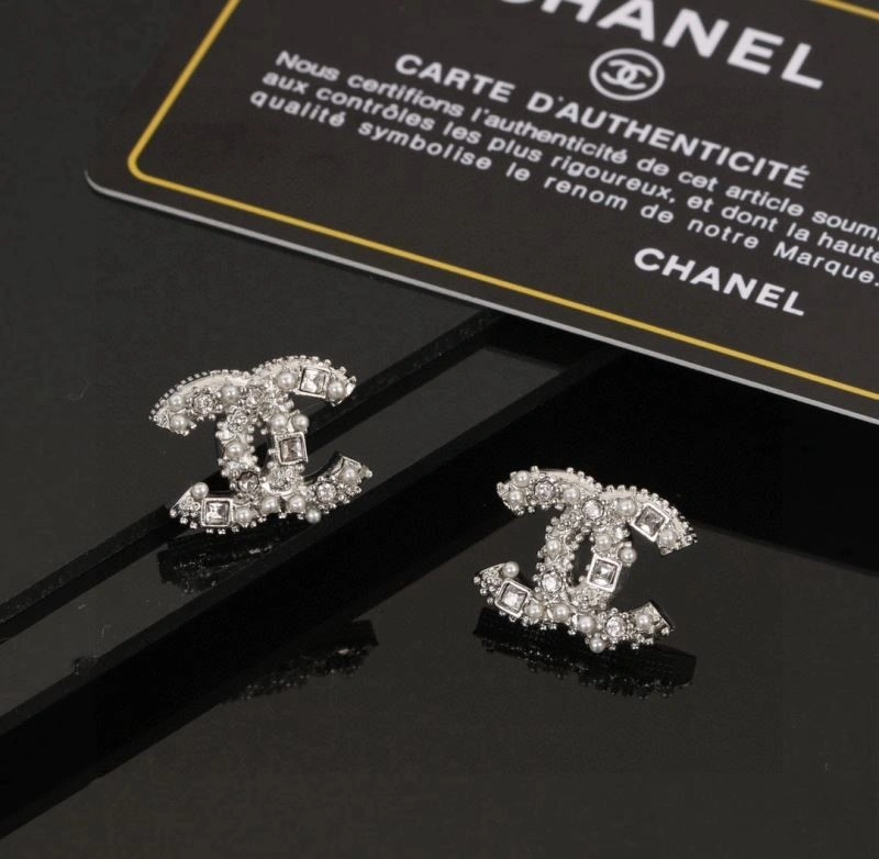 Lightweight Chanel Earrings 222484