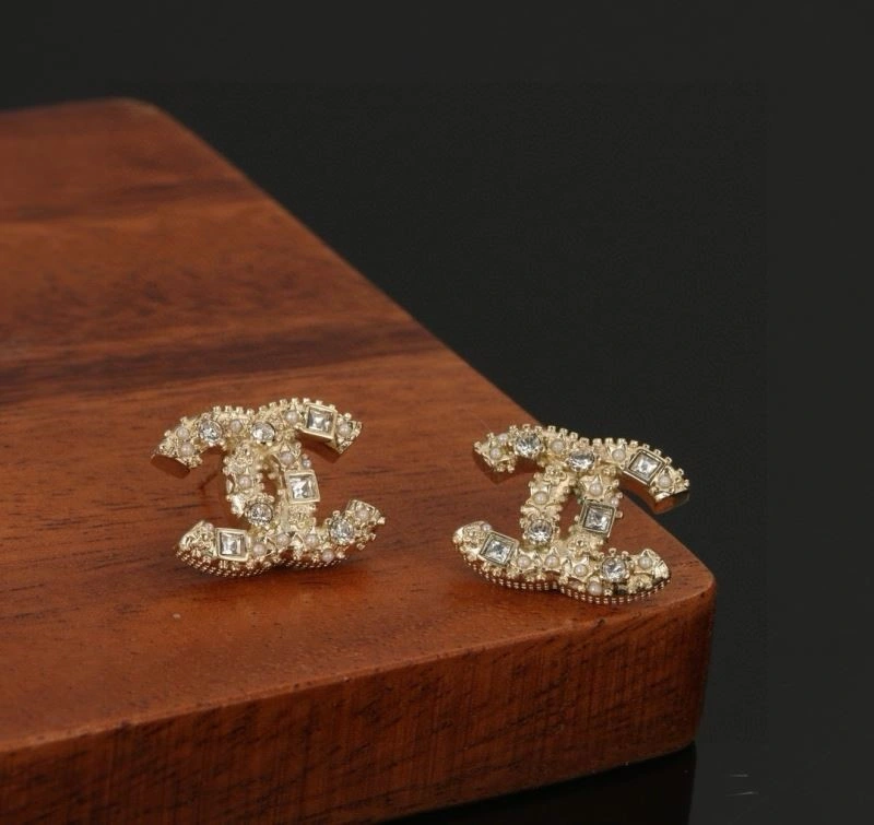 Lightweight Chanel Earrings 222484