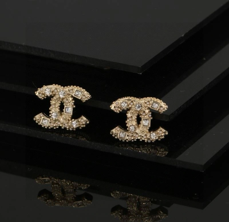 Lightweight Chanel Earrings 222484