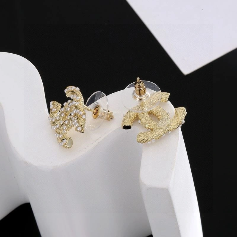 Fashionable Chanel Earrings 222580