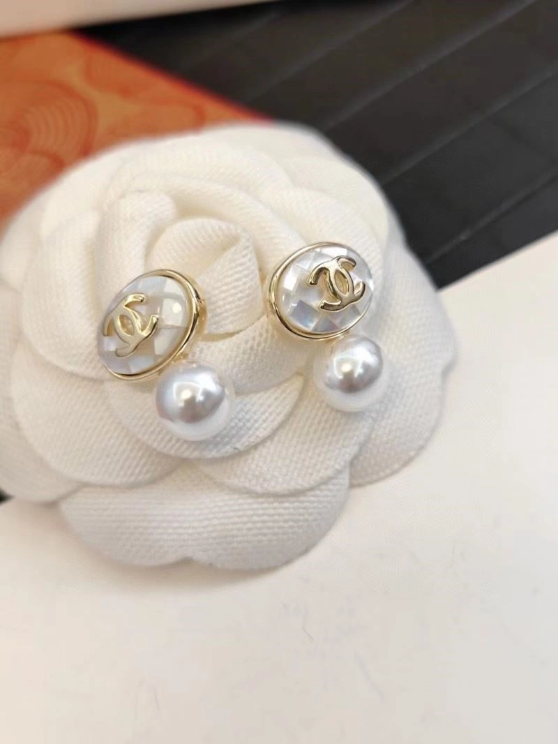 Refined Chanel Earrings 222498