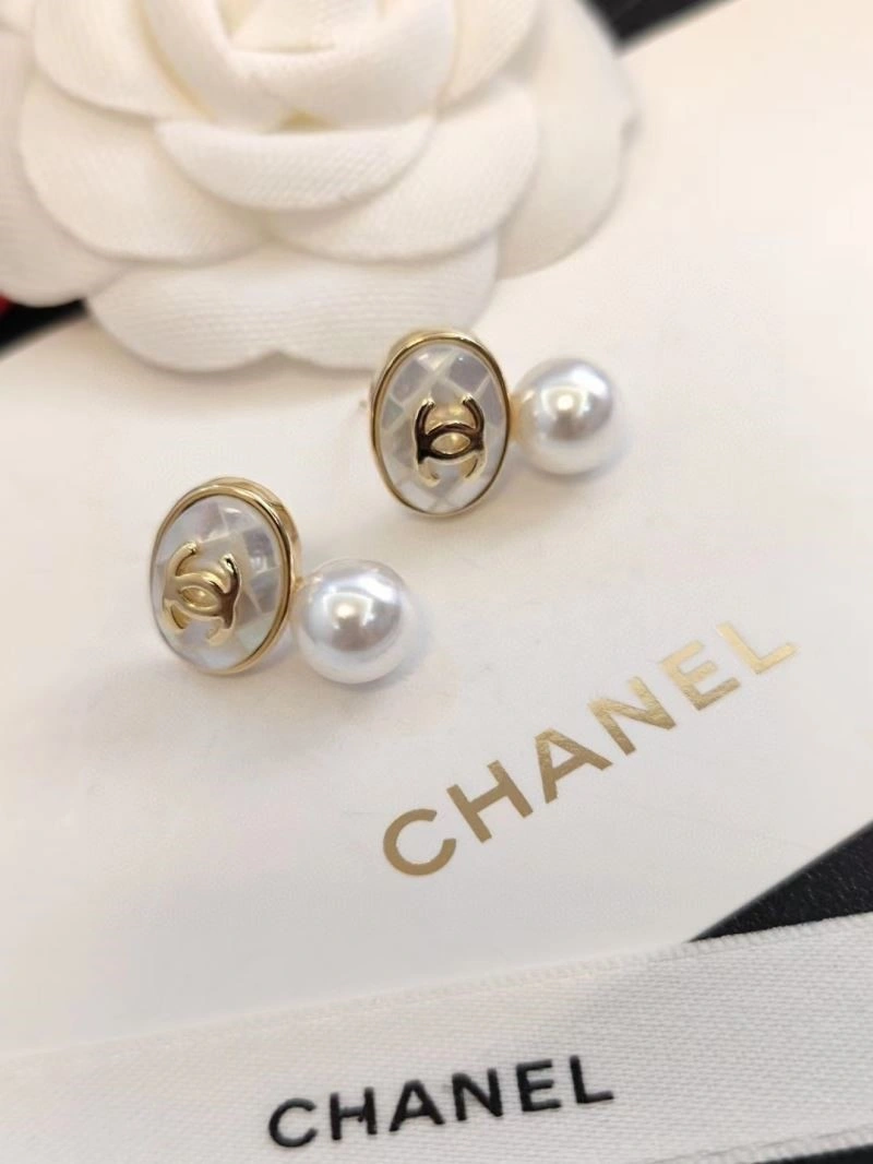 Refined Chanel Earrings 222498