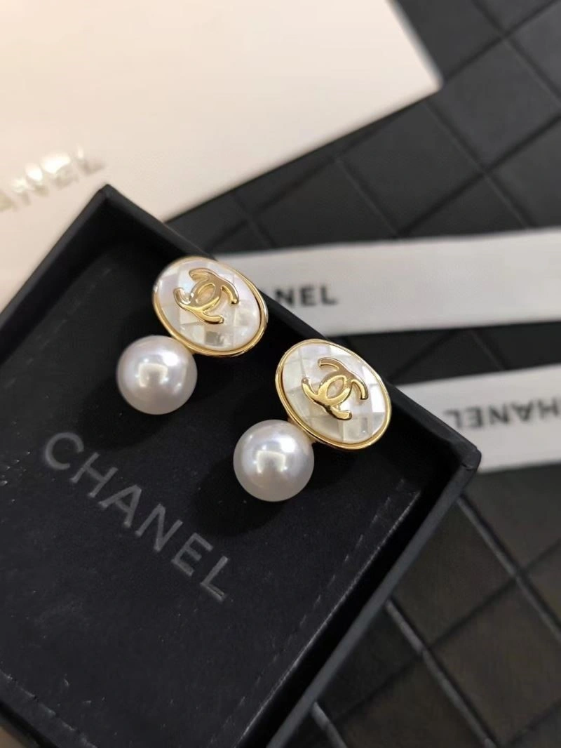 Refined Chanel Earrings 222498