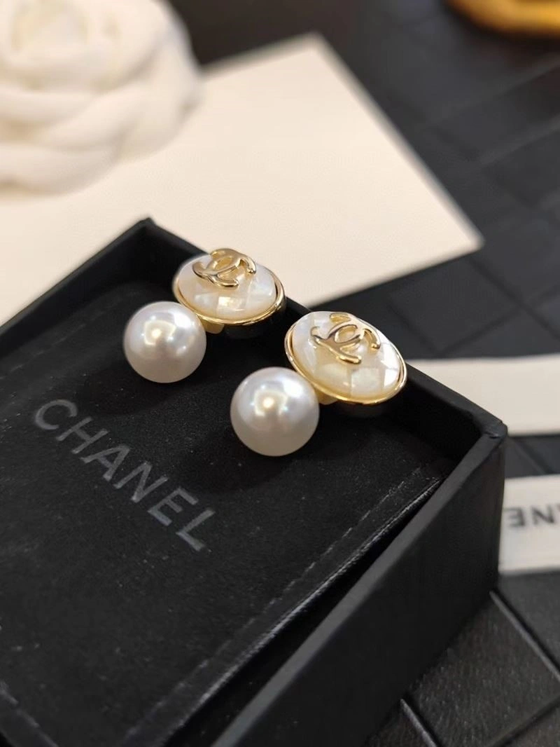 Refined Chanel Earrings 222498
