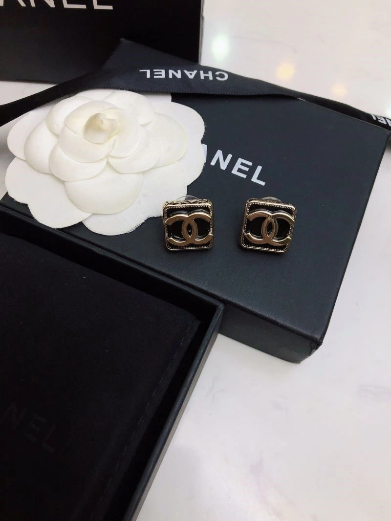 HighPerformance Chanel Earrings 222479