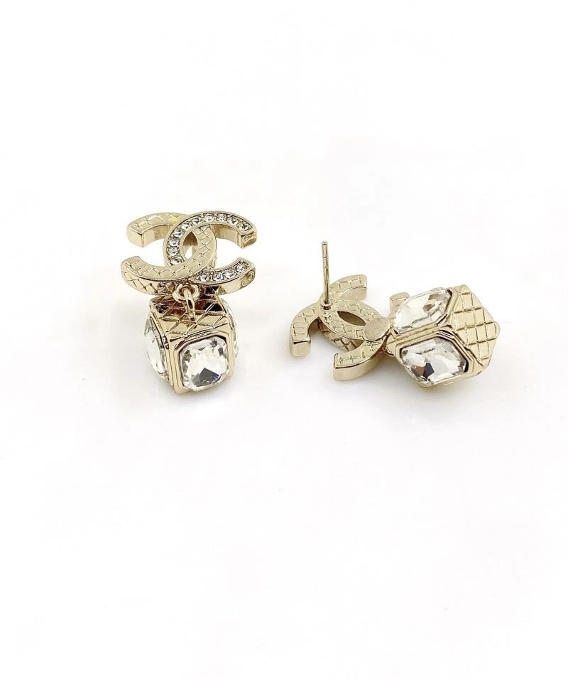 Chanel Earrings Compact 222475