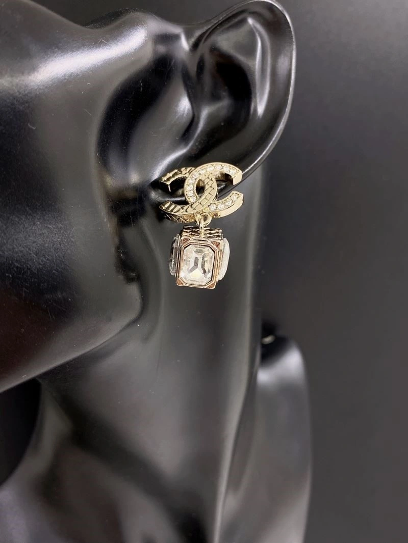 Chanel Earrings Compact 222475