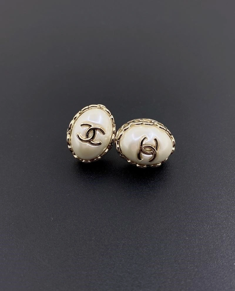Lightweight Chanel Earrings 222446